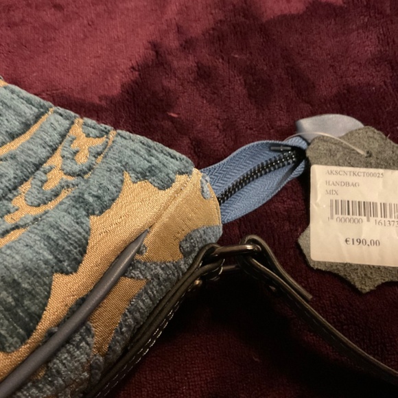 Italian Brocade Coat with matching Handbag - Picture 11 of 15